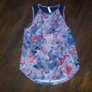 Lululemon size 6 workout top